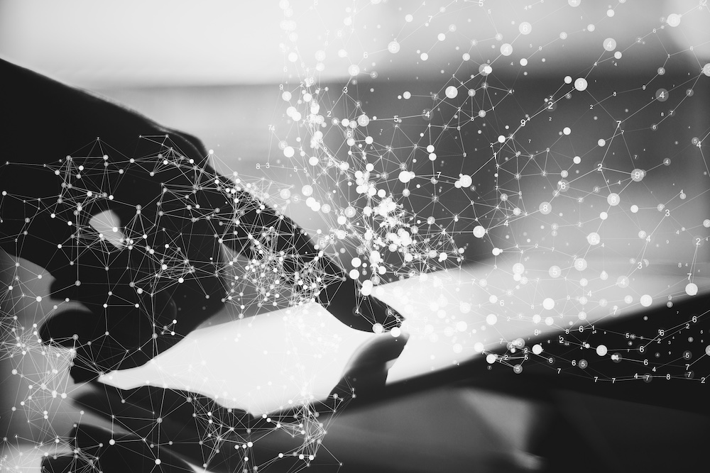 Digital Omnibus AI: il Parlamento europeo approva semplificazioni, rinvii e divieto dei sistemi “nudifier”